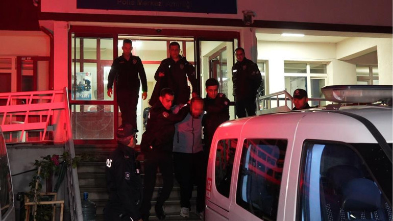 Kırıkkalede 32 yıl hapis cezasıyla aranan şahıs yakalandı