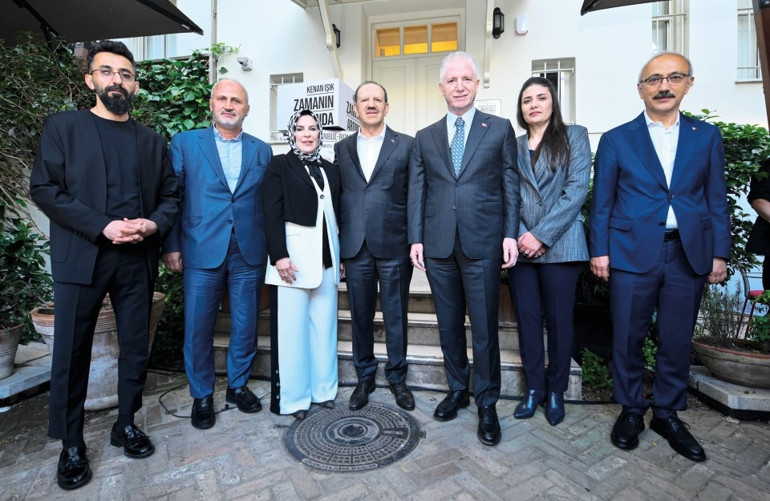 Tartışılan sevgililerin keyfi yerinde