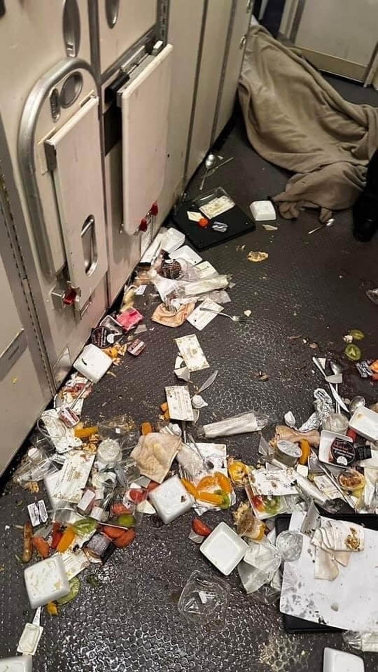 Her şey 1 dakika içinde oldu O uçakta neler yaşandı Kafam kaplamayı delip geçti, yüzümden kanlar akıyordu