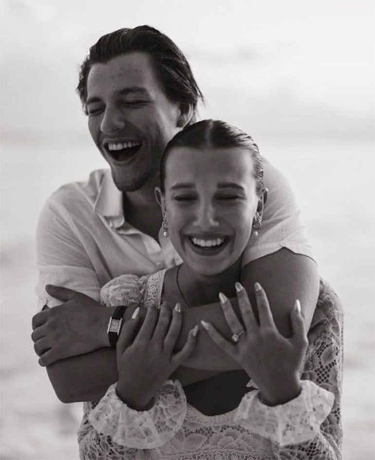 İlk aşkınla evlenmek zorunda değilsin diyenlere kulak asmadı... Ünlü oyuncu 20 yaşında gizlice gelin oldu