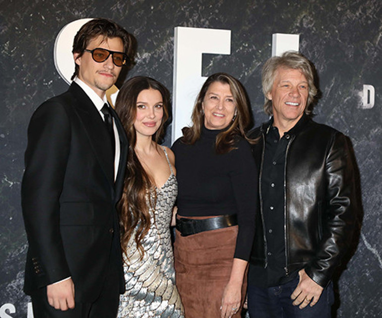 İlk aşkınla evlenmek zorunda değilsin diyenlere kulak asmadı... Ünlü oyuncu 20 yaşında gizlice gelin oldu