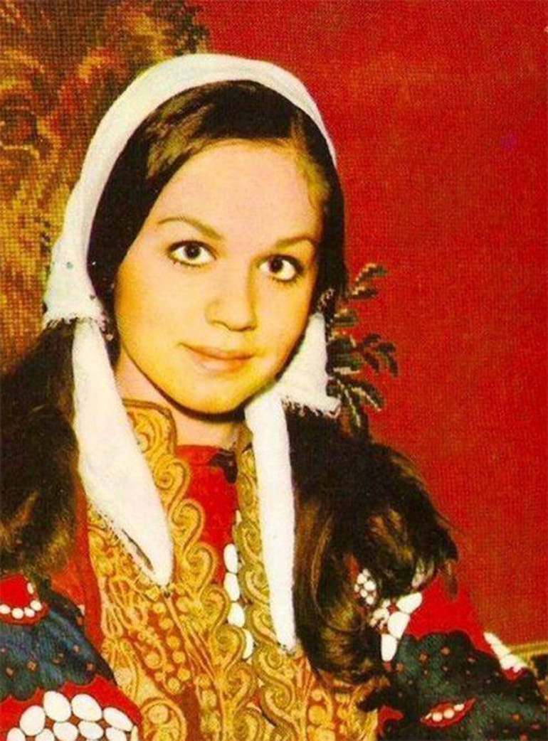 Fatma Karanfil... Yeşilçamın güzel bakışlı yıldızıydı... Yıllarca meydan okuduğu hastalığına teslim oldu
