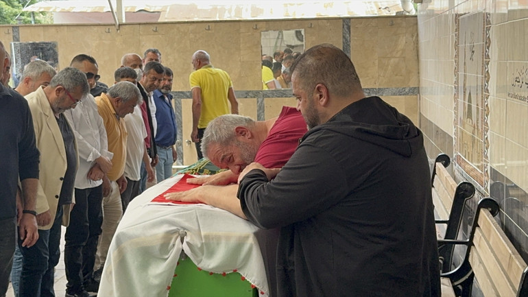 Düzcede kahreden ölüm Okulda arkadaşlarıyla hamburger yeme yarışına giren Eftelya hayatını kaybetti... Acı veda