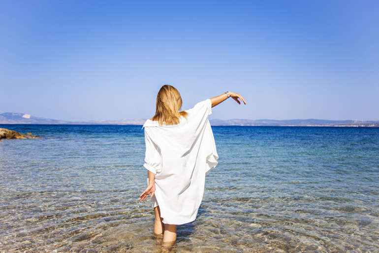 Genç, sağlıklı ve zinde bir kadındı, bir günde yataktan çıkamaz hale geldi... Gizemli hastalık hayatını nasıl değiştirdi
