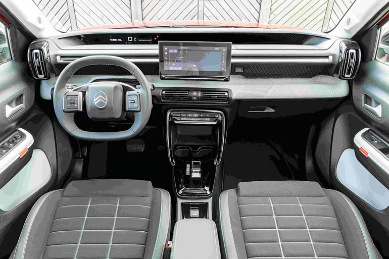 Citroen Genel Müdürü Alkım otomotivde biriken talebin 300 bin adedi bulduğunu söyledi: Her şeye rağmen 1 milyon geçilir