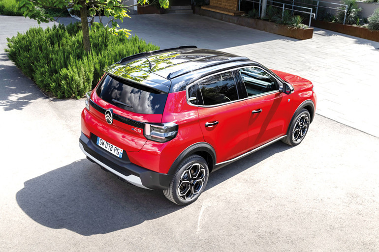 Citroen Genel Müdürü Alkım otomotivde biriken talebin 300 bin adedi bulduğunu söyledi: Her şeye rağmen 1 milyon geçilir