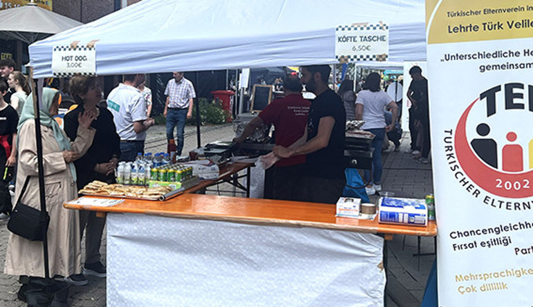 Lehrte’de Almanlar Türk lezzetlerine doyamadı