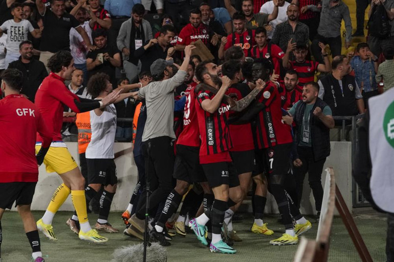 Selçuk İnanın Gaziantep FKya dokunuşu Son düzlükte...