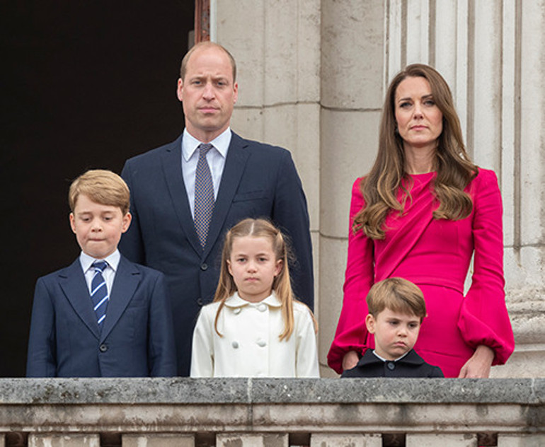 Size bu kadar ayrıcalık yeter... George, Charlotte ve Louis... Haydi çocuklar askere