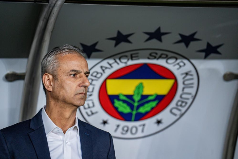 Fenerbahçe, rekorlarla dolu sezonu kupasız kapattı