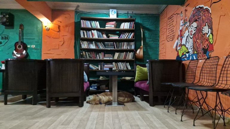 Diyarbakırda kafe sahibinden tepki çeken Kürtçe uygulaması: Gözaltına alındı