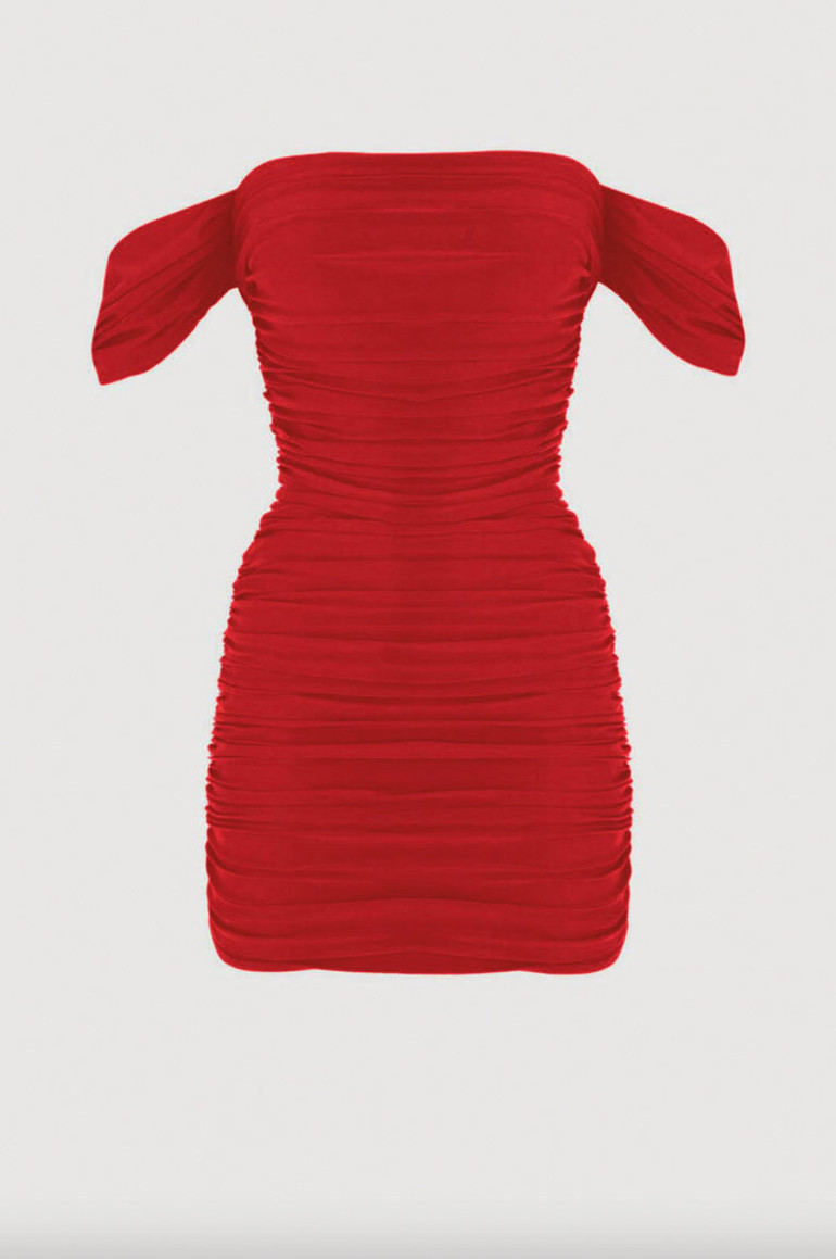 Kırmızı, beyaz; transparan ya da babydoll elbise... Tek parça yeter