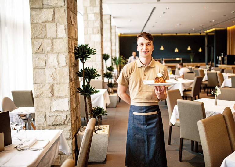 Turizmde istihdam sorunu derinleşiyor... Sektör nitelikli eleman sorununa çözüm yolu arıyor