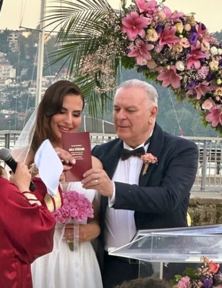 3 yıllık aşkta mutlu son ‘Öylesine güzel seviyorum seni’