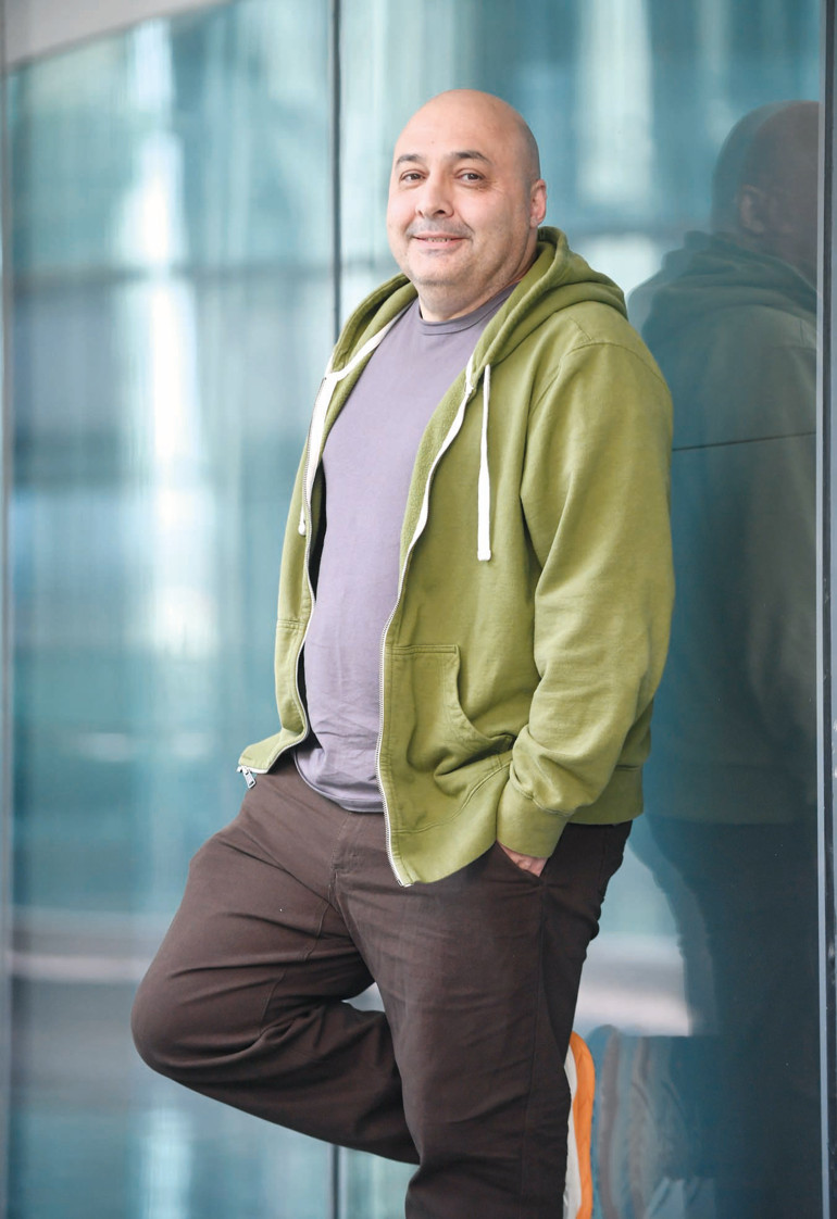 ‘Her şeyi biliyor, bizi yönetiyorlar’