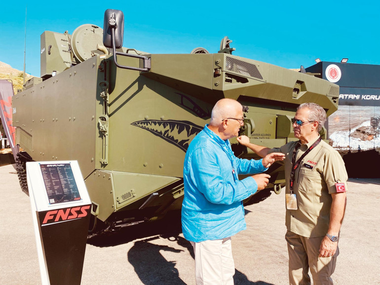 Nihayet hoş geldiniz Albay Konstantinos