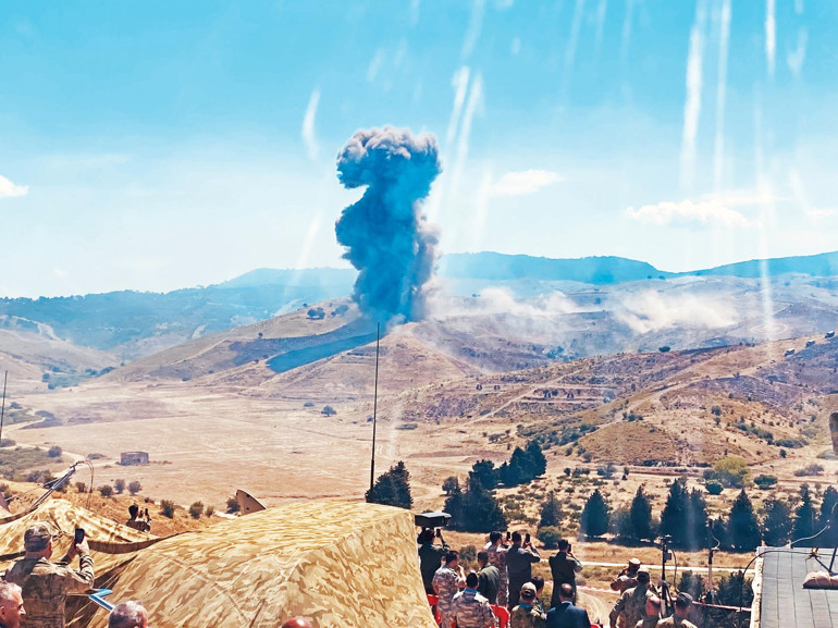 Nihayet hoş geldiniz Albay Konstantinos