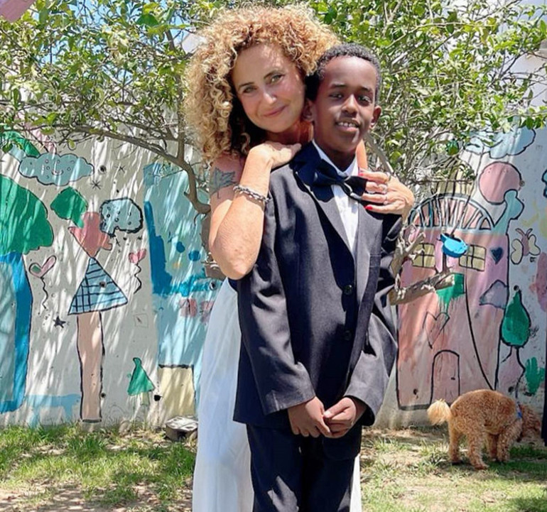 Usta oyuncunun büyük gururu Kızım onur belgesiyle mezun oldu