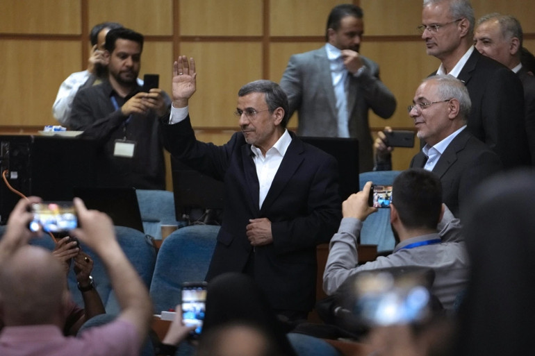 İran’da Reisi sonrası kritik dönemeç… İki kez reddedilmişti... Eski Cumhurbaşkanı Ahmedinejad adaylığını açıkladı: Halk beni istiyor