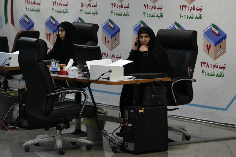 İran’da Reisi sonrası kritik dönemeç… İki kez reddedilmişti... Eski Cumhurbaşkanı Ahmedinejad adaylığını açıkladı: Halk beni istiyor