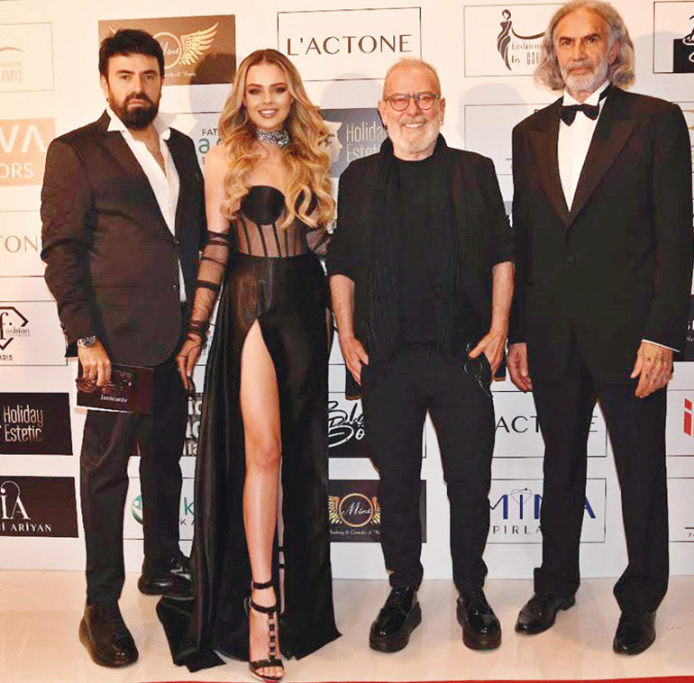 Ödül gecesine damga vuran kıyafet