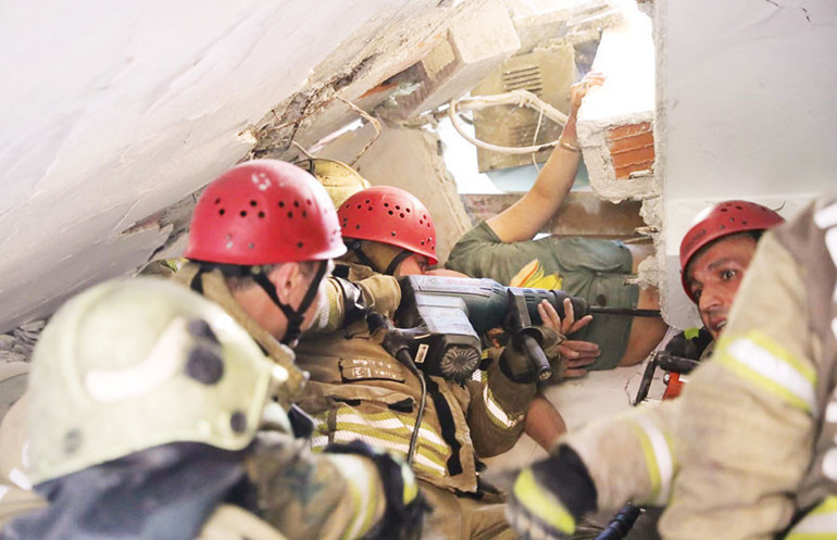 Yıkılması için her şey yapılmış