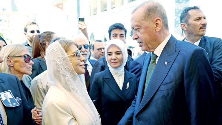 Özer Uçuran Çiller uğurlandı: Siyaseti buluşturan tören