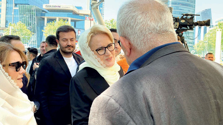 Özer Uçuran Çiller uğurlandı: Siyaseti buluşturan tören