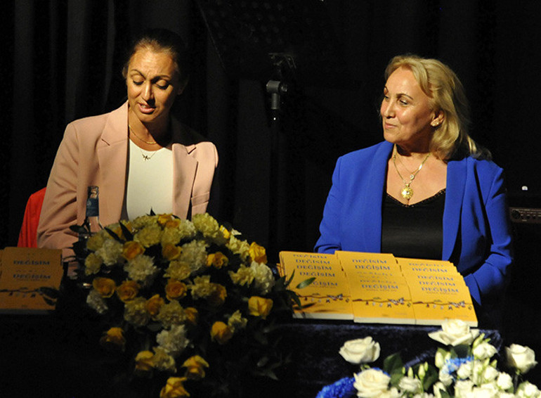 Esma Arslan, yeni kitabını tiyatral okumayla tanıttı
