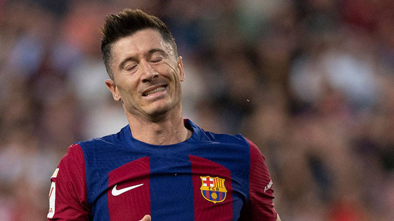 Fenerbahçeli taraftarların gözü kulağı Robert Lewandowskide İlk temas ve Barcelona Başkanı Laportadan açıklama...
