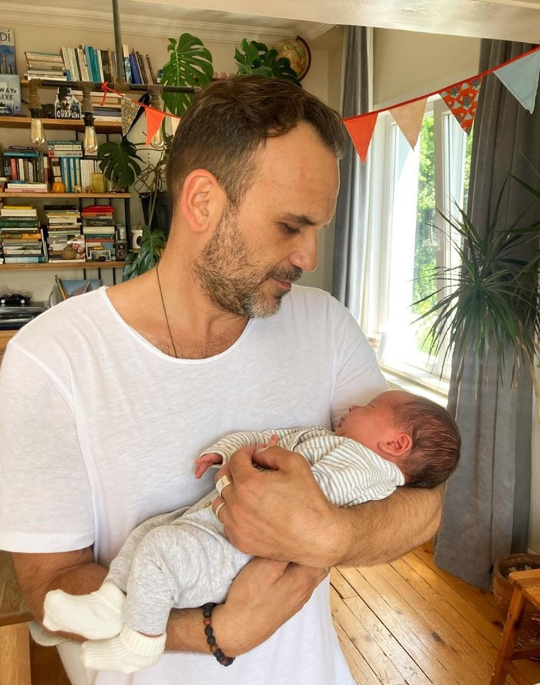 Doğum sonrası ilk fotoğraf... 4 Kasım 2025... Hoş geldin oğlum