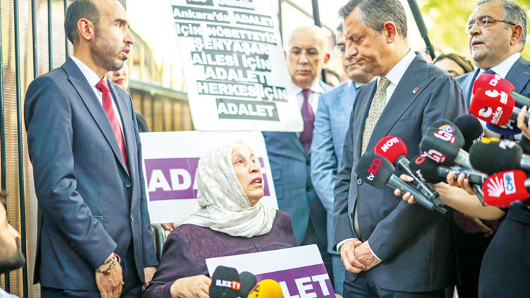 Özel’den başkanlara: Vatandaş ‘Hazır mı bunlar’ diye bakıyor