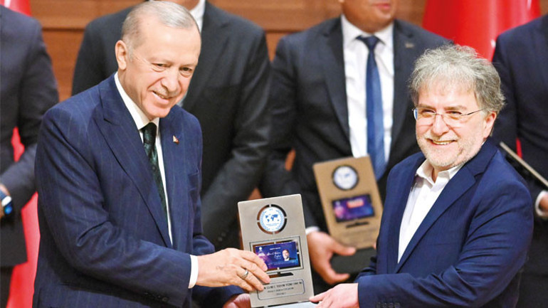 Meral Akşener sebeb-i ziyaretini açıklasa keşke