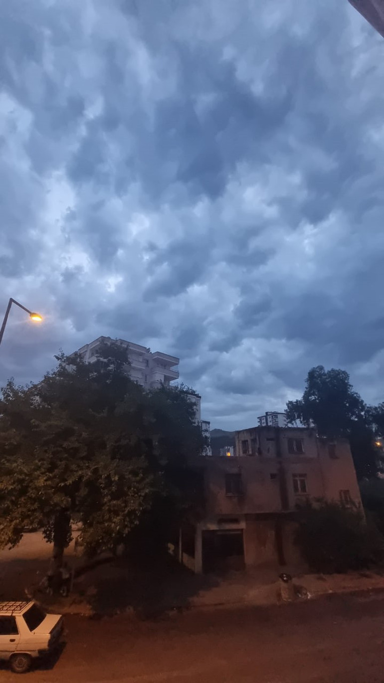 Çocuk yüzünü andıran bulut şaşkına çevirdi