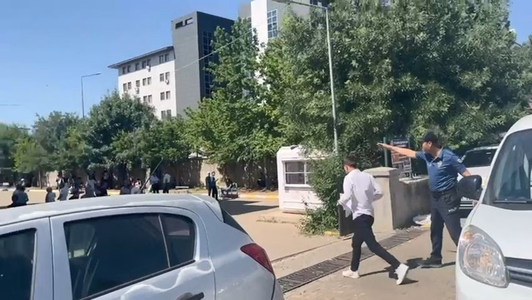 Bu sınavda da manzara değişmedi... Kimini polis kimini zabıta yetiştirdi; kimliğini unutan öğrenci gözyaşlarına boğuldu