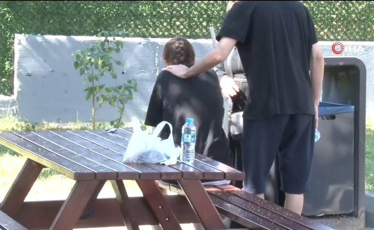 Bu sınavda da manzara değişmedi... Kimini polis kimini zabıta yetiştirdi; kimliğini unutan öğrenci gözyaşlarına boğuldu