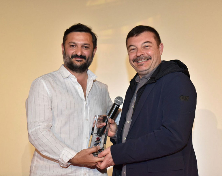 ‘Altın Elma’ ödülü ‘LCV’ye