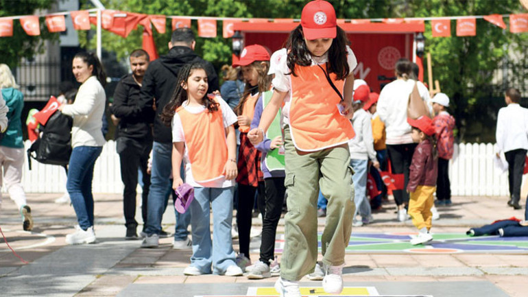 Karne öncesi okullar şenlendi