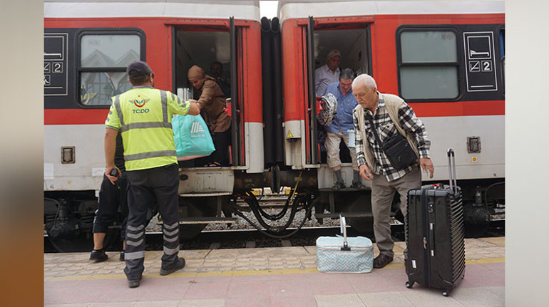 ‘Sıla Yolu’nun en rahatı: Arabalı tren