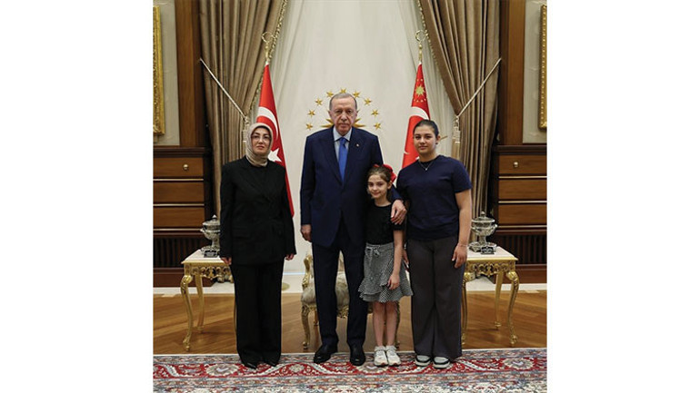 Cumhurbaşkanı Erdoğan, Sinan Ateşin eşi Ayşe Ateş ile görüştü