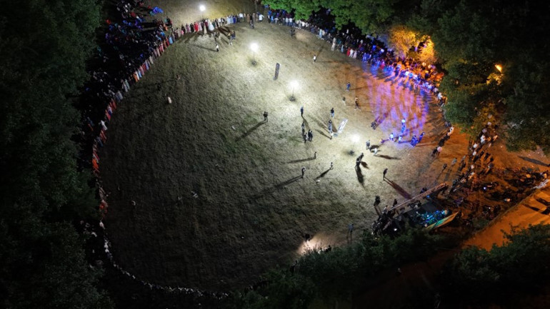 Aşiret düğününde saymakla bitmeyen takı: Kilolarca altın, milyonlarca lira para