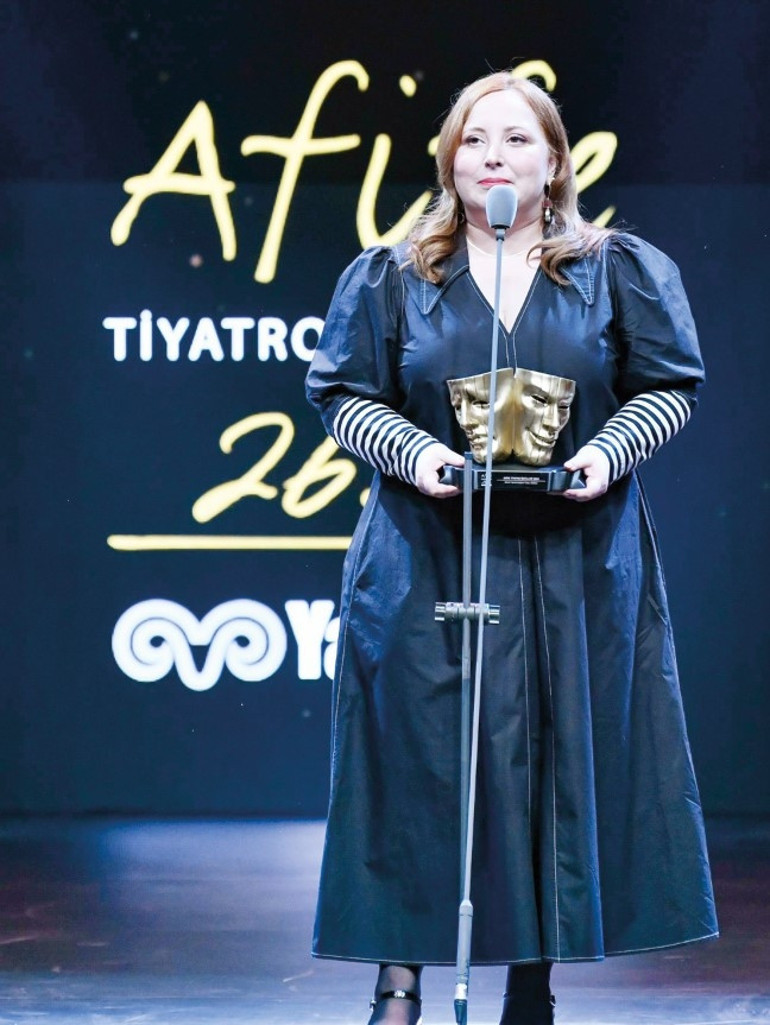 Tiyatronun ödül gecesi