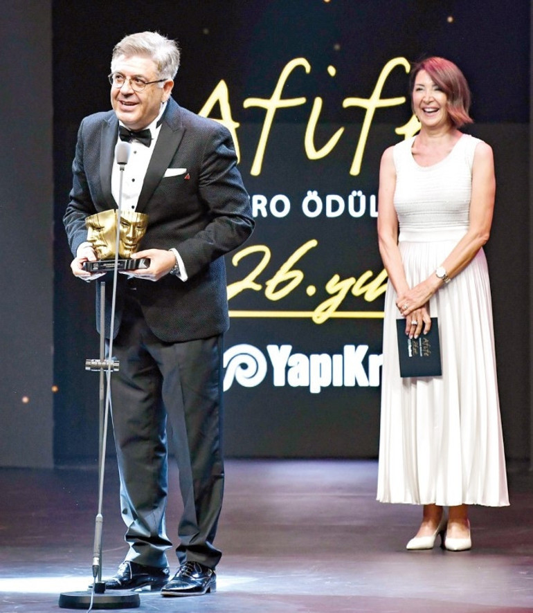 Tiyatronun ödül gecesi