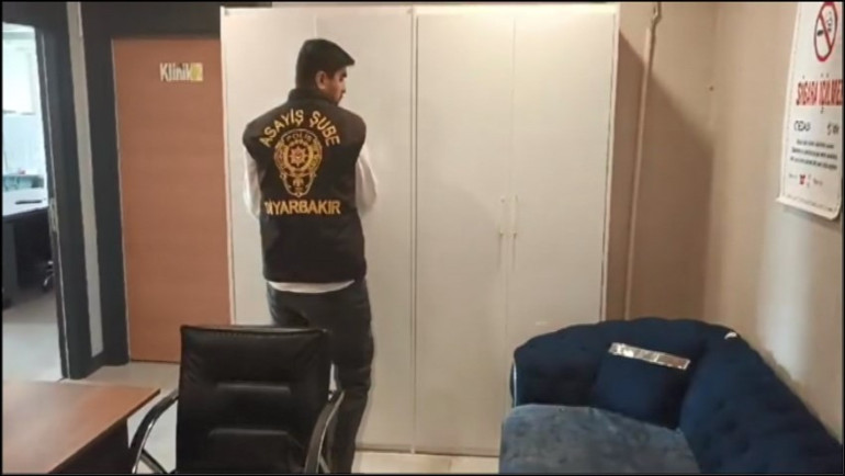 Masaj salonu adı altında fuhuş Polis baskınıyla yakalandılar: 8 kişi tutuklandı