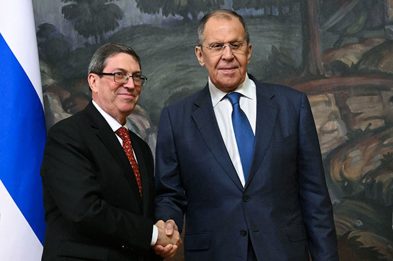 Rus savaş gemileri burnunun dibine kadar geldi... ABD diken üstünde Korkulu rüya ilk kez bu kadar yakın