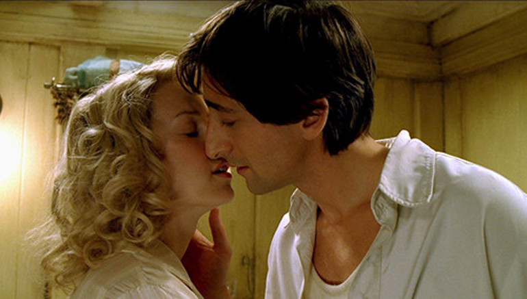 İki öpüşme arasında makyaj yapıyordum... Tam bir kâbus gibiydi