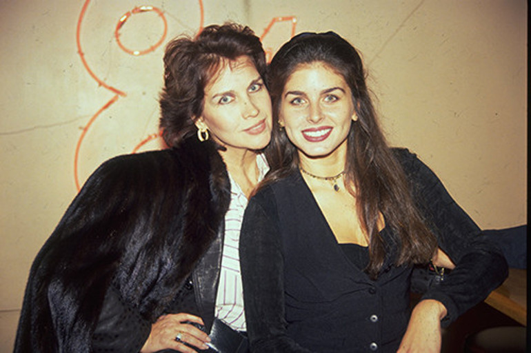 Türk sinemasının yosun gözlü yıldızıydı... Dedesini toprağa verdi, evine döndü... Son yolculuğuymuş bilemedi