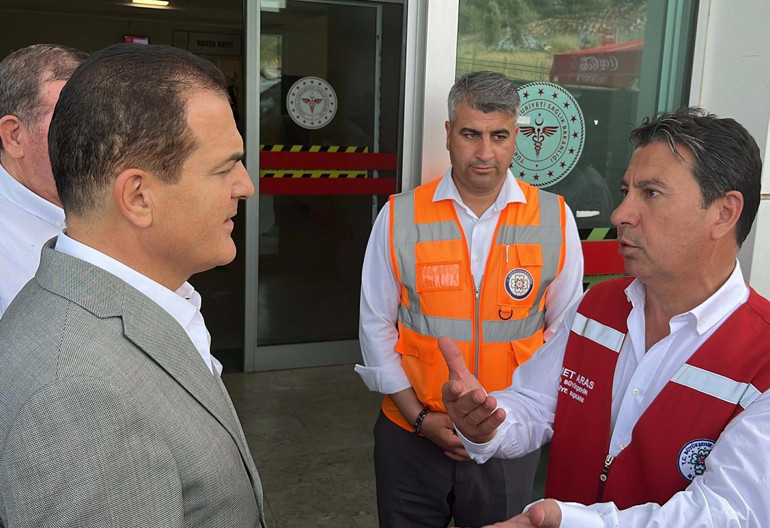 Aydında yangına müdahale eden uçak Bafa Gölüne sert iniş yaptı