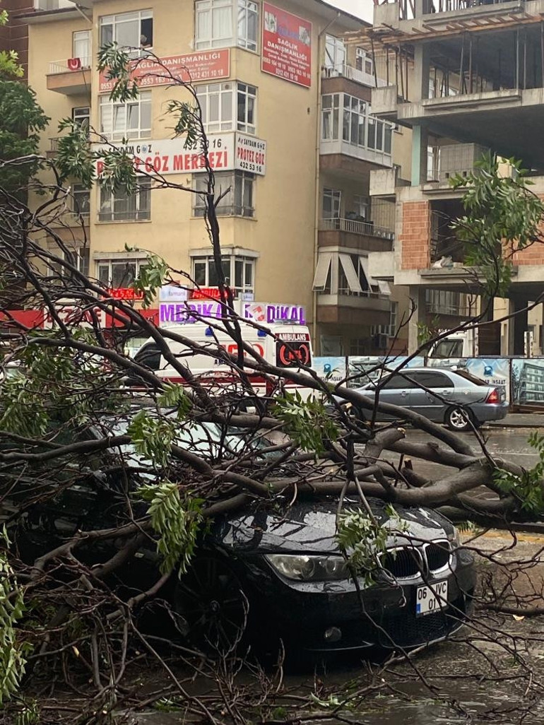 İstanbul ve Ankarada sağanak yağış etkili oldu