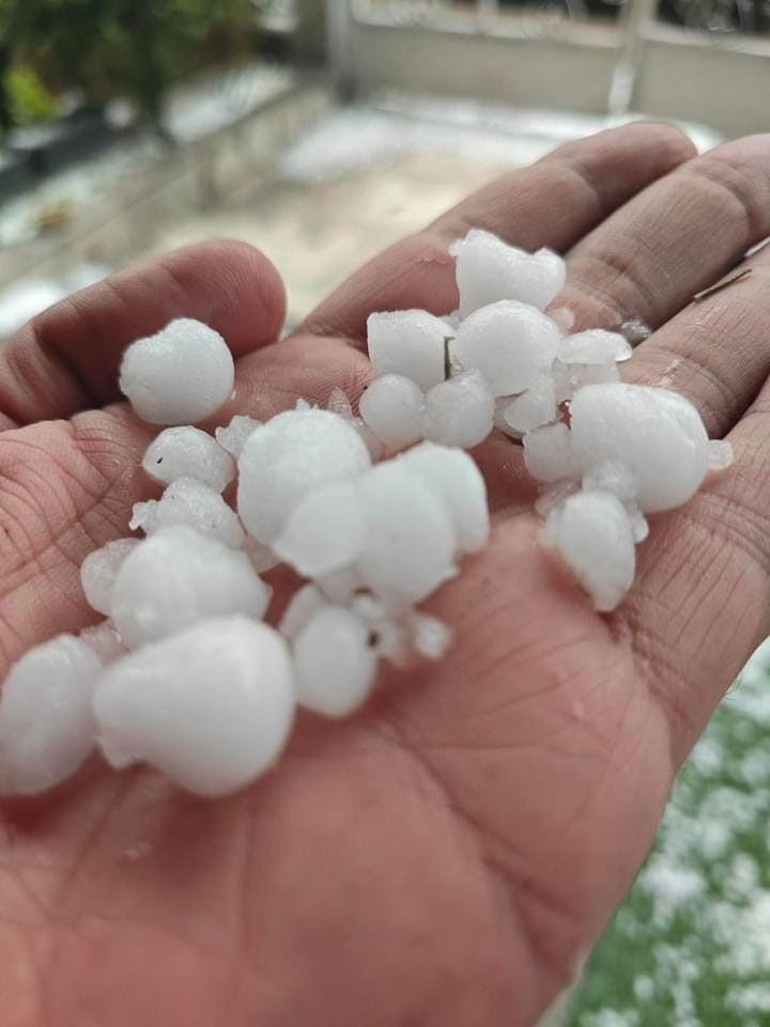 İstanbul ve Ankarada sağanak yağış etkili oldu